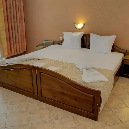 Hotel Feniks Лозенець Екстер'єр фото