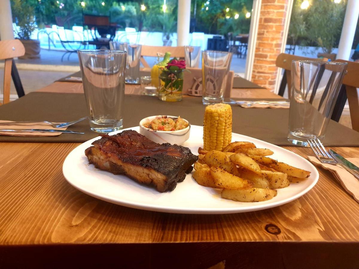 Hotel Feniks 3*